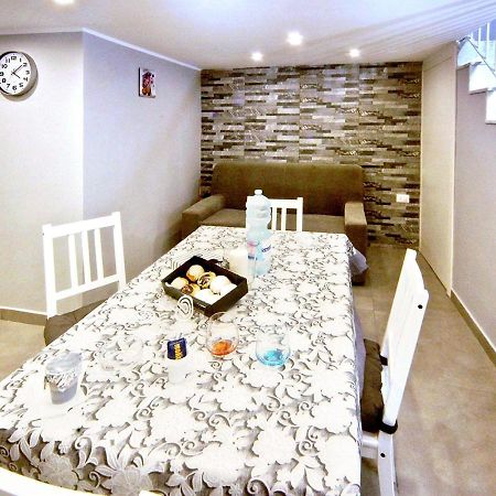 Апартаменти La Casa Di Helena Неаполь Екстер'єр фото